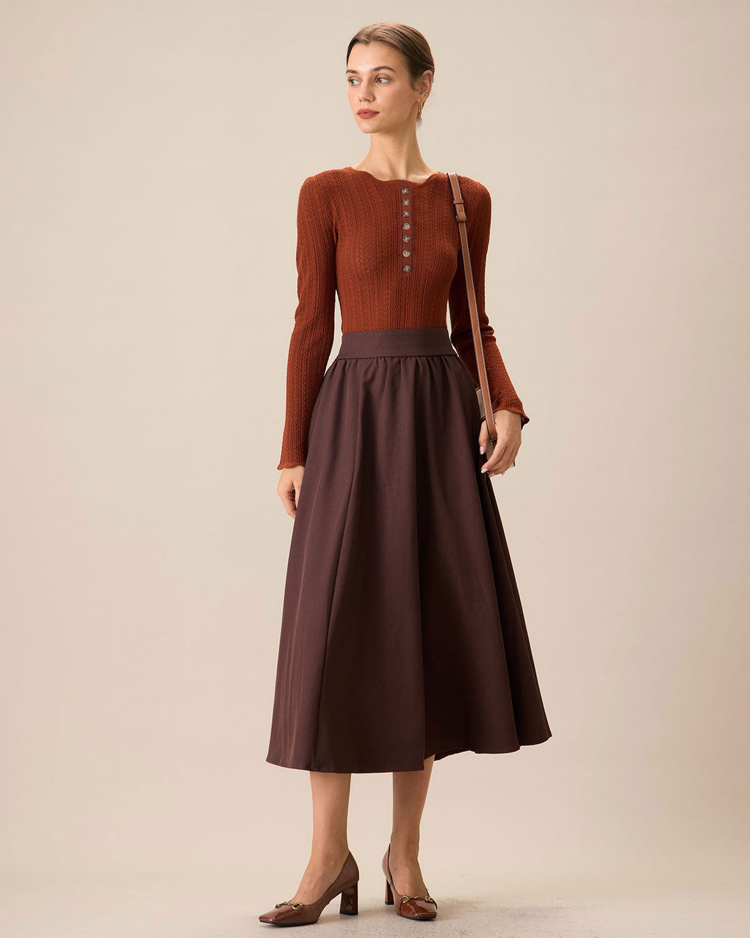 Timeless Slim Fit Sweater – Classic Round Neck in Rich Brown