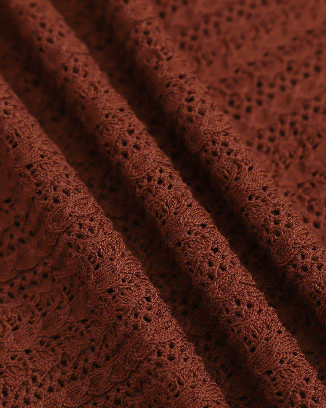 Timeless Slim Fit Sweater – Classic Round Neck in Rich Brown